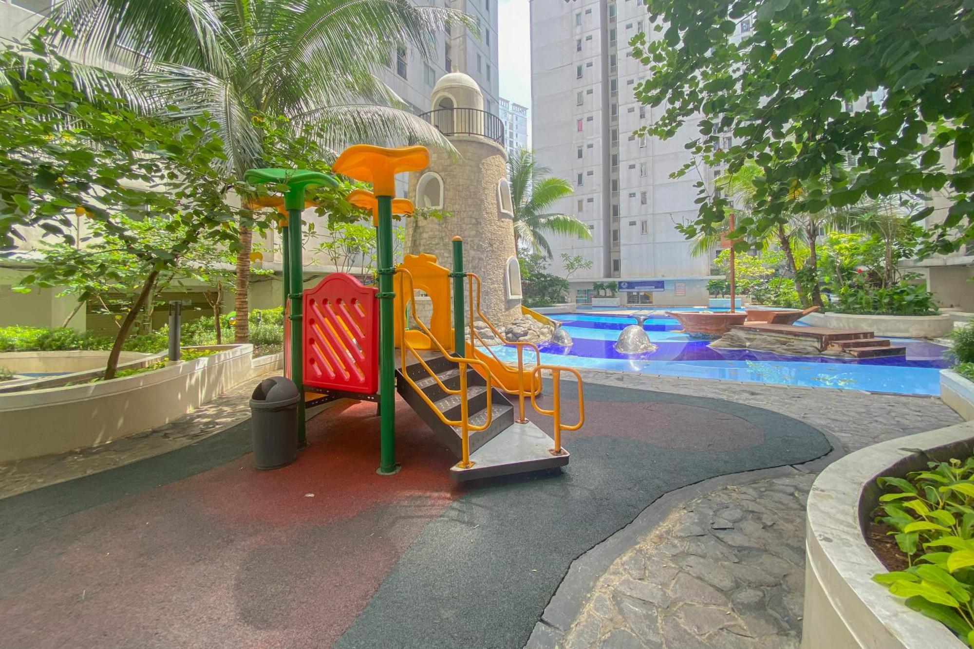 Apartment Full Furnished And Homey 2br Bassura Near Mall By Travelio